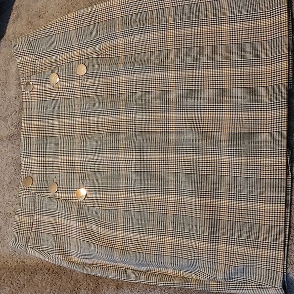 H&M Dresses & Skirts - H & M Sz 10 Plaid Above Knee Skirt